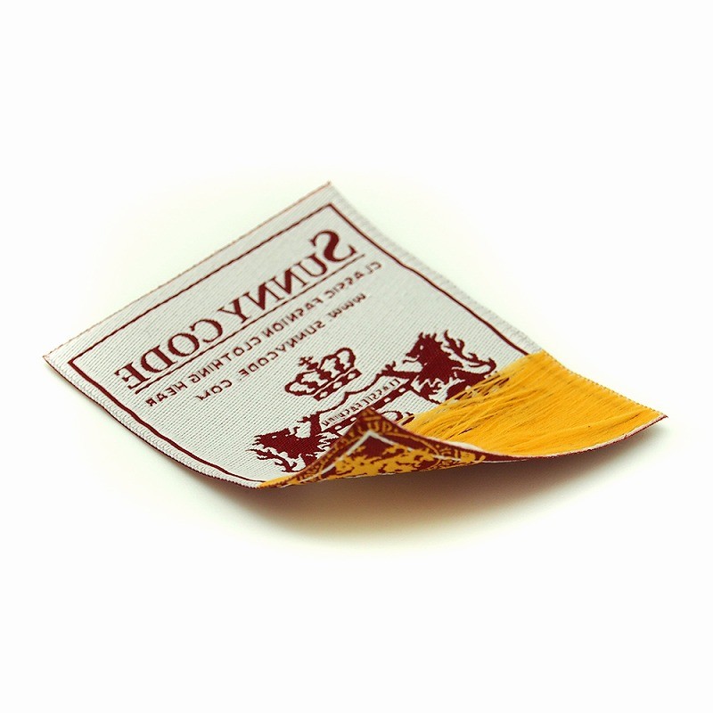 服装织唛布标直接接触人体有伤害吗？